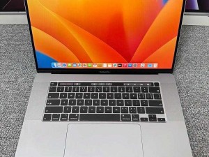 19 岁的 MacBook Pro 照片：时尚与性能的完美结合